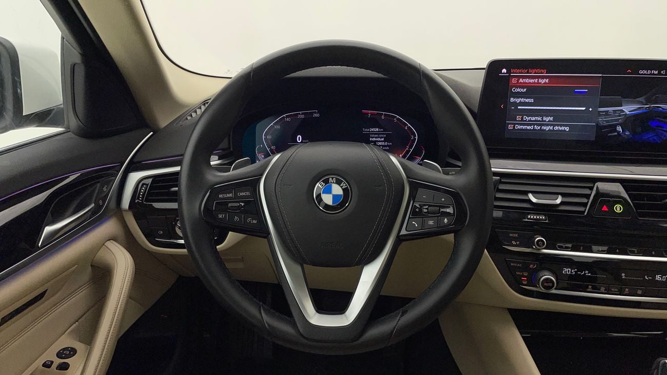 بي أم دبليو 520i JOY EDITION 2 | بدون دفعة مقدمة | اختبار القيادة في المنزل