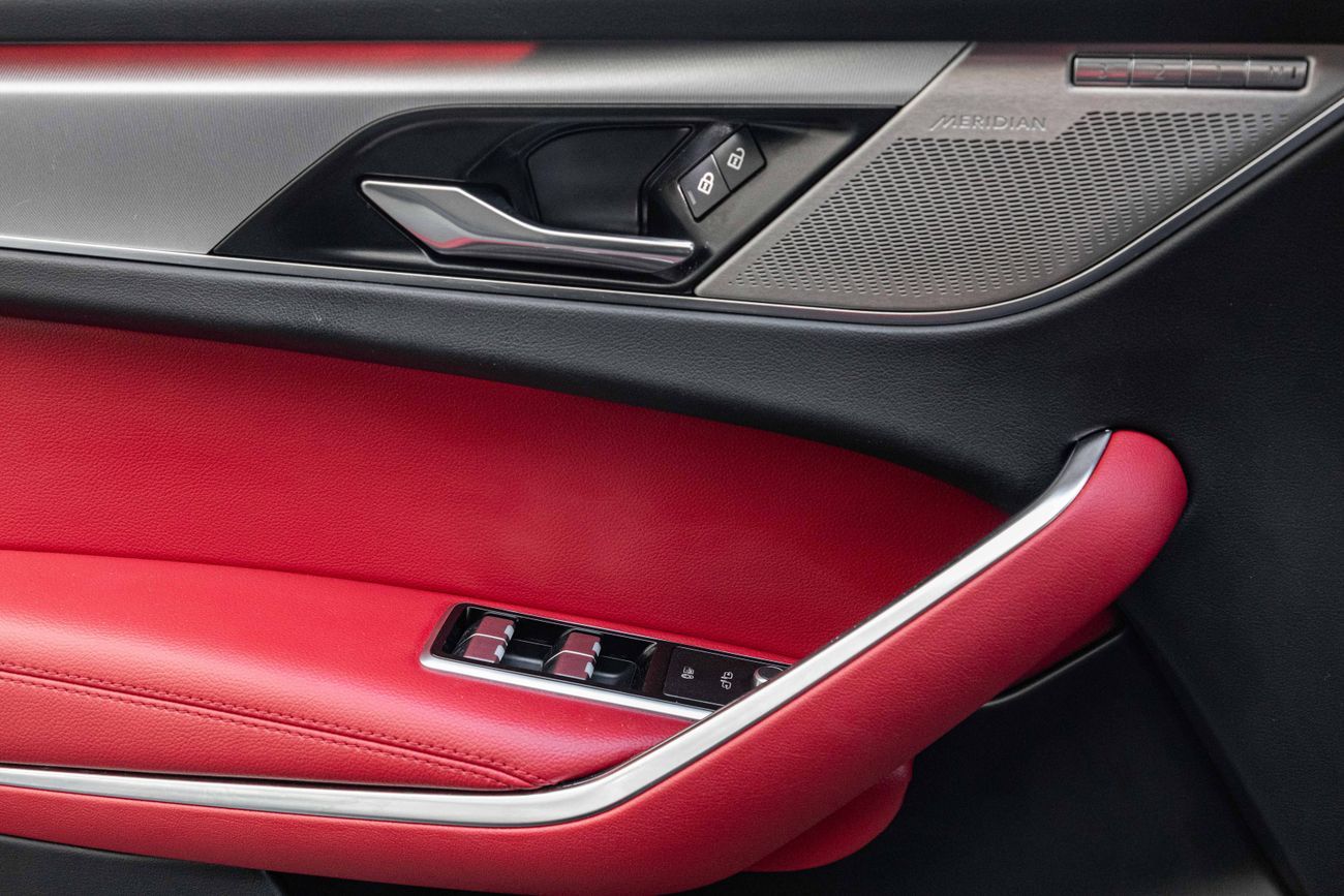 جاكوار F بيس F-Pace R-Dynamic | 2,918 P.M | 0% Downpayment | Agency Warranty!