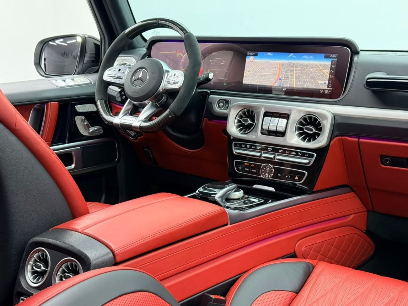 مرسيدس بنز G 63 AMG STANDARD مرسيدس بنز G63 AMG موديل 2021، مع ضمان، وسجل صيانة كامل لدى مرسيدس بنز حتى عام 2027، وشهادة خليجية.
