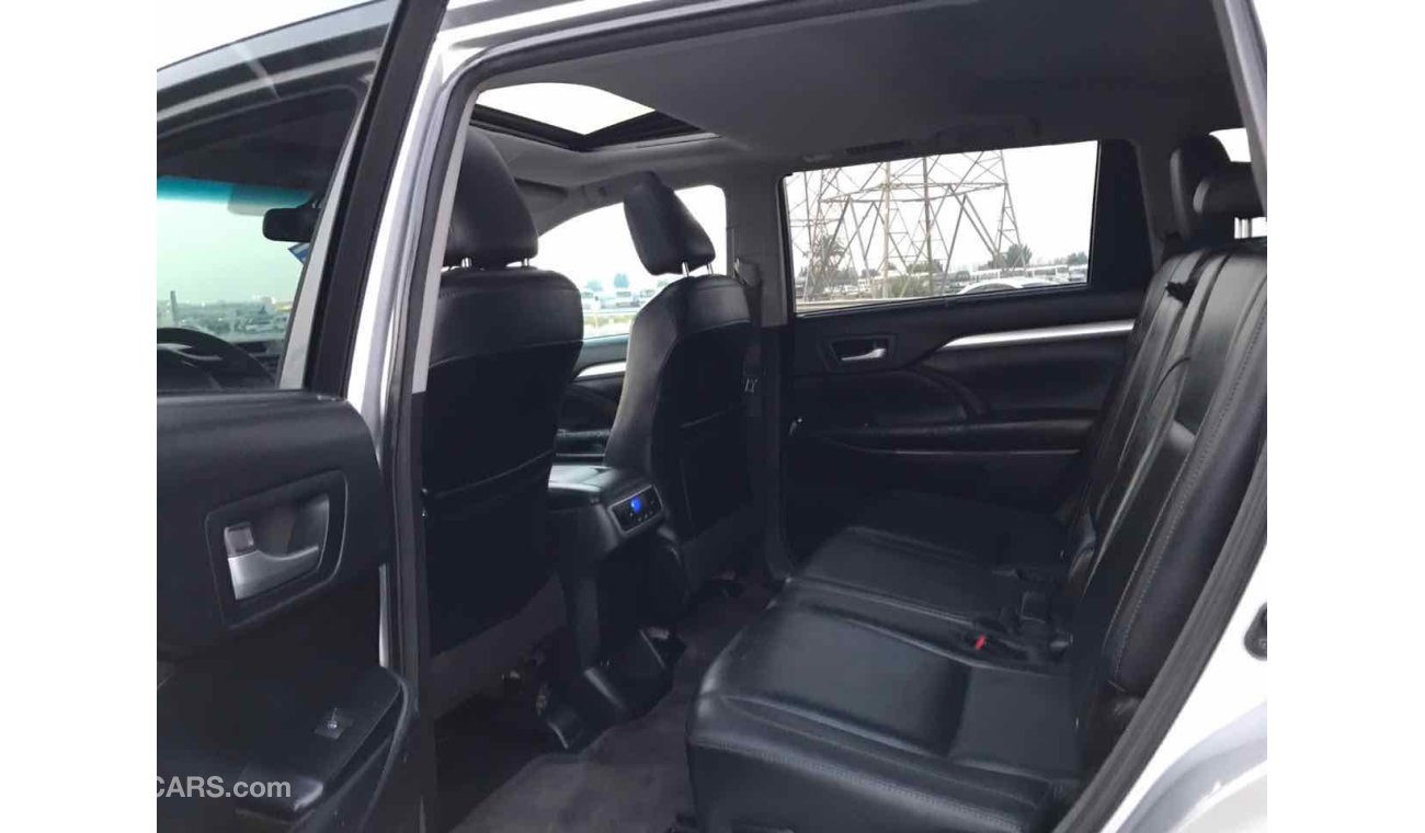 Toyota Highlander FULL OPTIONS WITH LEATHER SEAT, PUSH START AND SUNROOF