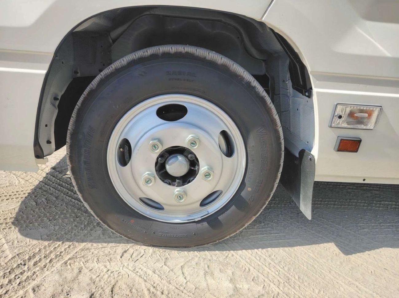 تويوتا كوستر 2025 Toyota Coaster High-Roof 23-Seater (2-Point Seatbelts) 4.0L 4-Cyl Turbo Diesel M/T RWD Export O