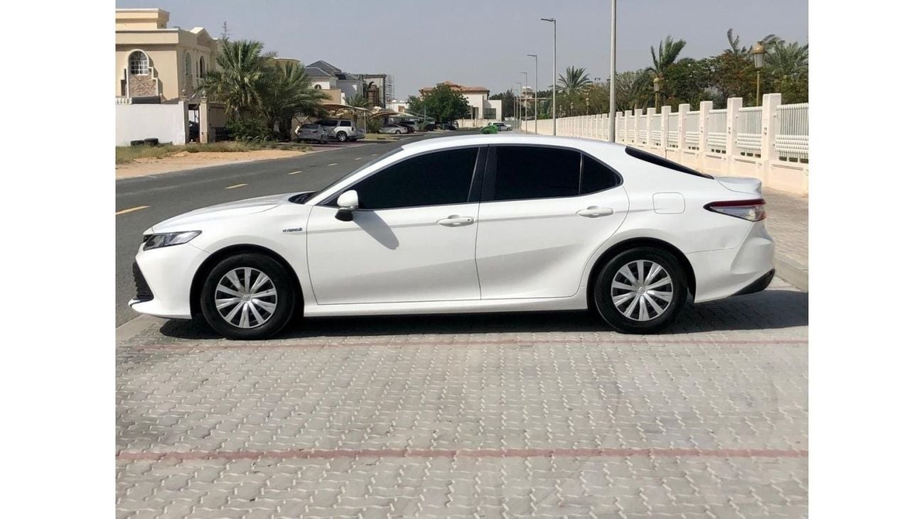 Toyota Camry Camry LE,2020 (Hybrid) 2.5L GCC / accident free