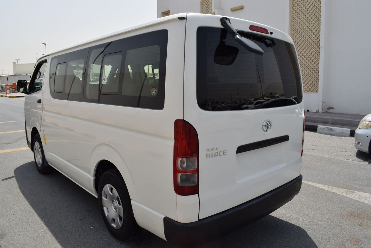 تويوتا هاياس Toyota Hiace Std Roof Bus 13 seater, Model:2015.Excellent condition