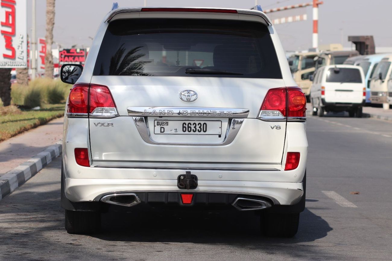 Toyota Land Cruiser VXR LEATHER SEAT, ELECTRIC SEAT, SUNROOF, MONITOR, MODEL 2015