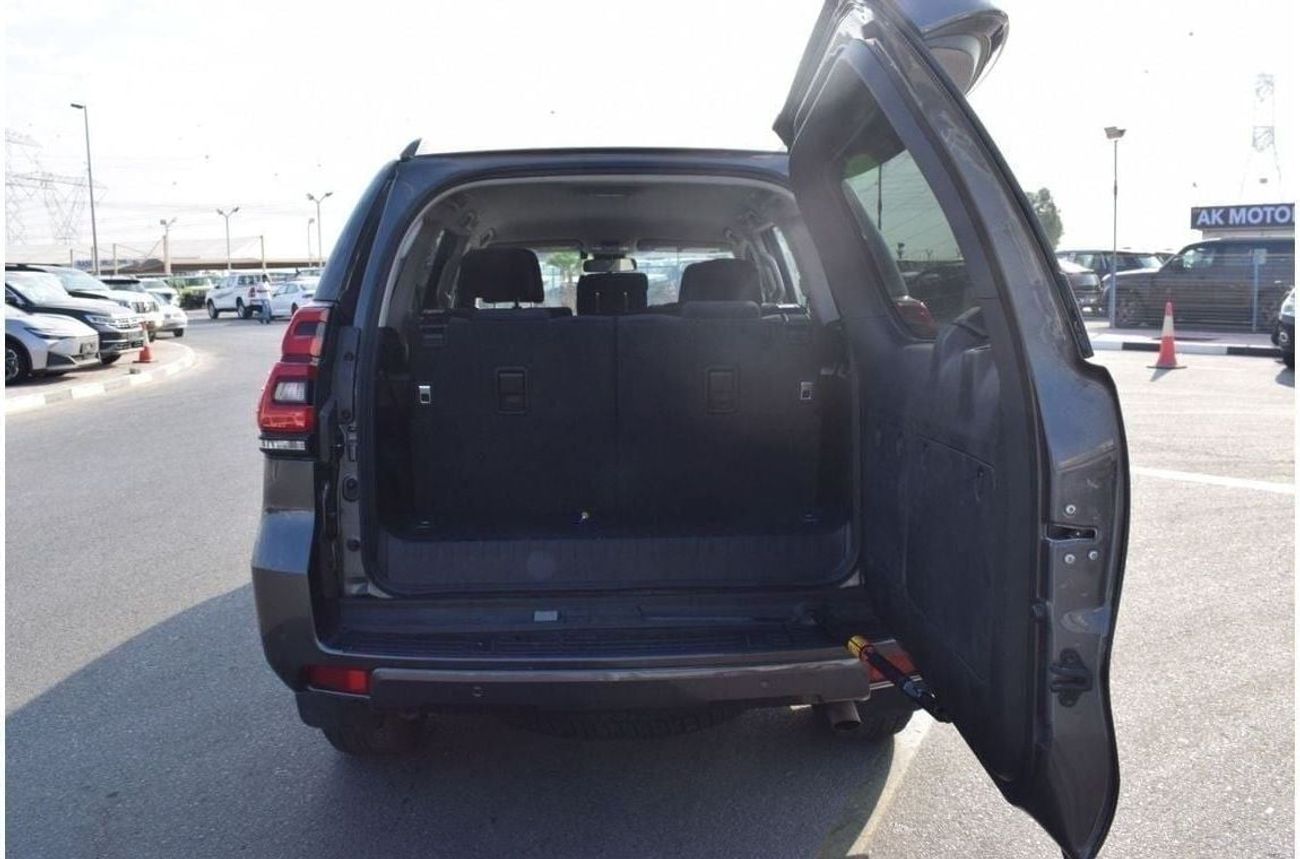 تويوتا برادو Diesel 2.8 Liter Right Hand Drive 4 Doors Manual Gear