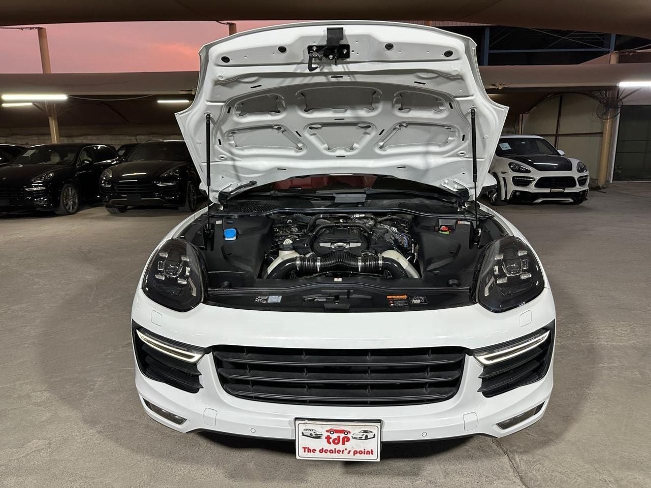 بورش كايان PORSCHE CAYENNE TURBO 2016 | FULL SERVICE HISTORY | TWO KEYS | VERY LOW MILEAGE!