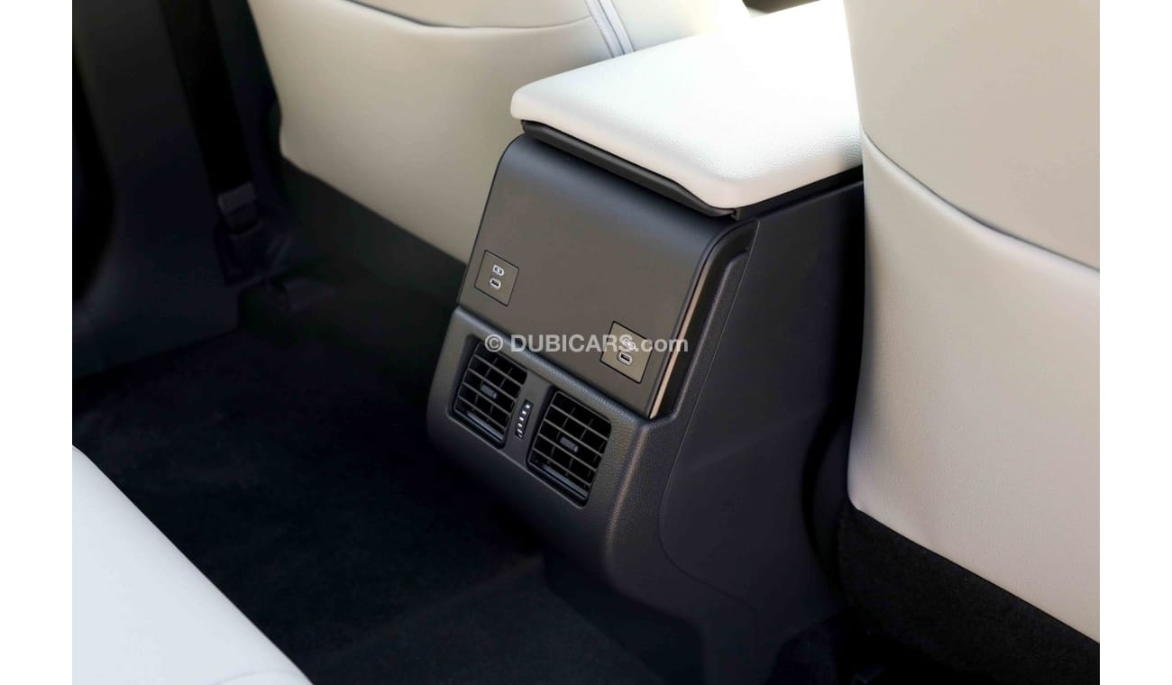 Toyota bZ4X 2022 Toyota bZ4X X-Mode Pro AWD - White inside grey