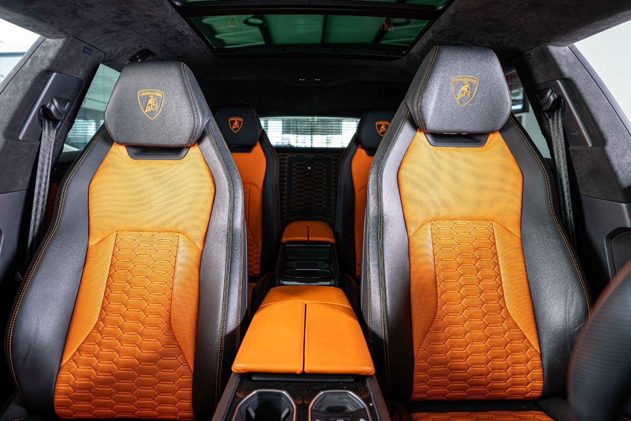 Lamborghini Urus STD 4.0T V8 Mansory Kit-Chopped Carbon Fiber Exterior-Performance Exhaust System-4 VIP Seats