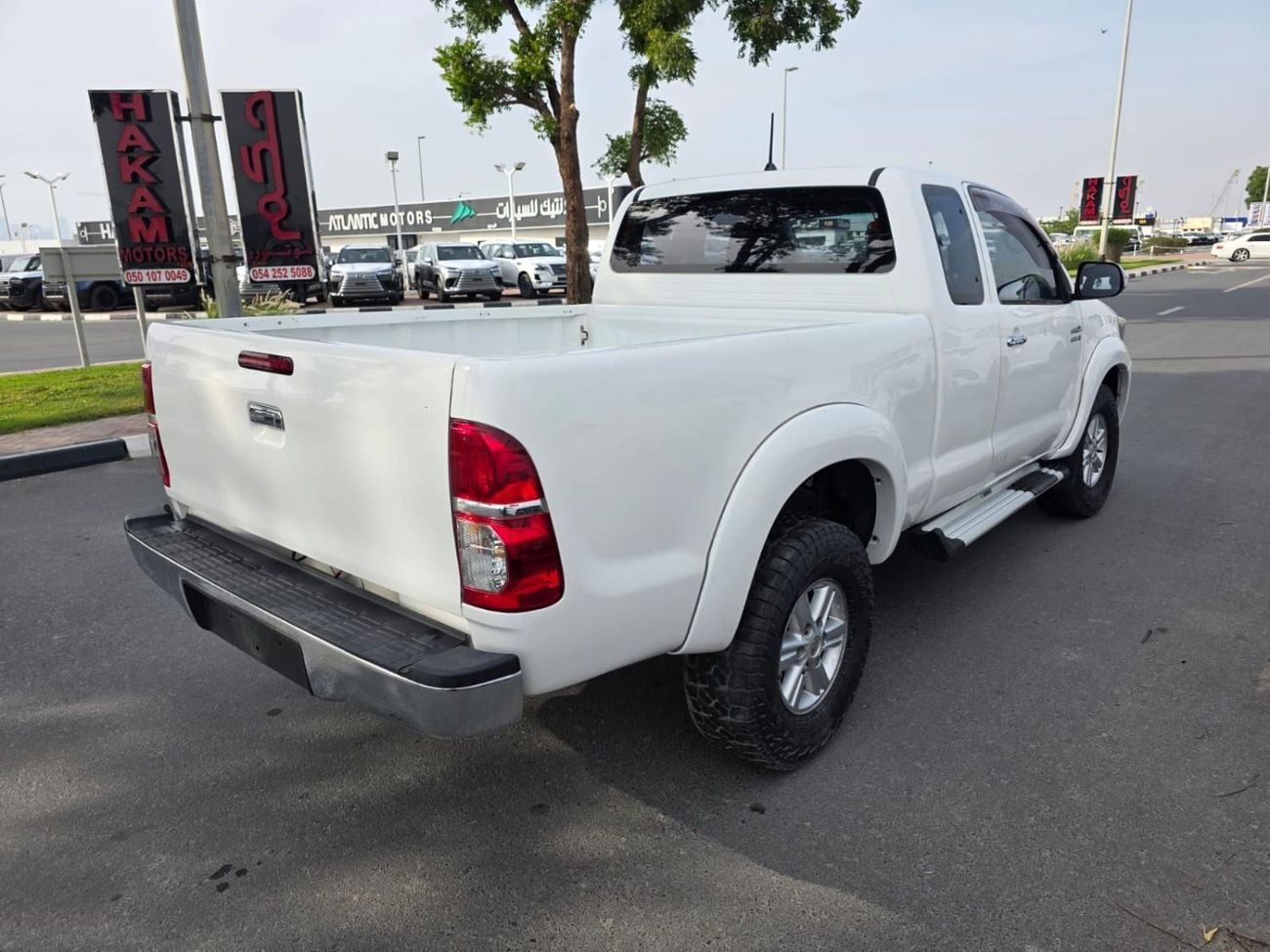 Toyota Hilux DLX Diesel Engine ,Smart Cab Hilux Manual Gear Right Hand Drive  ,ONLY FOR EXPORT AVAILABLE