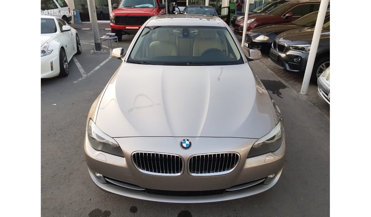 BMW 520i Bmw 520 model 2012 GCC car prefect condition full service full option low mileage