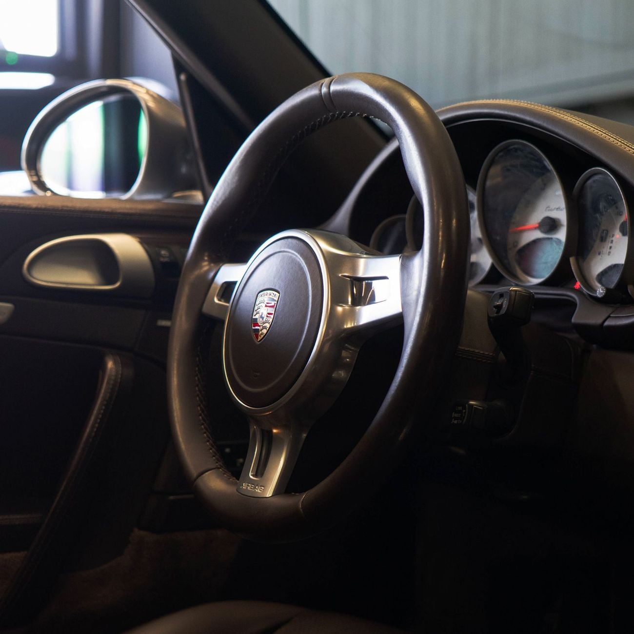 Porsche 911 299,950 AED • Porsche 911 Turbo • 1 Year Warranty • Full Agency Service History