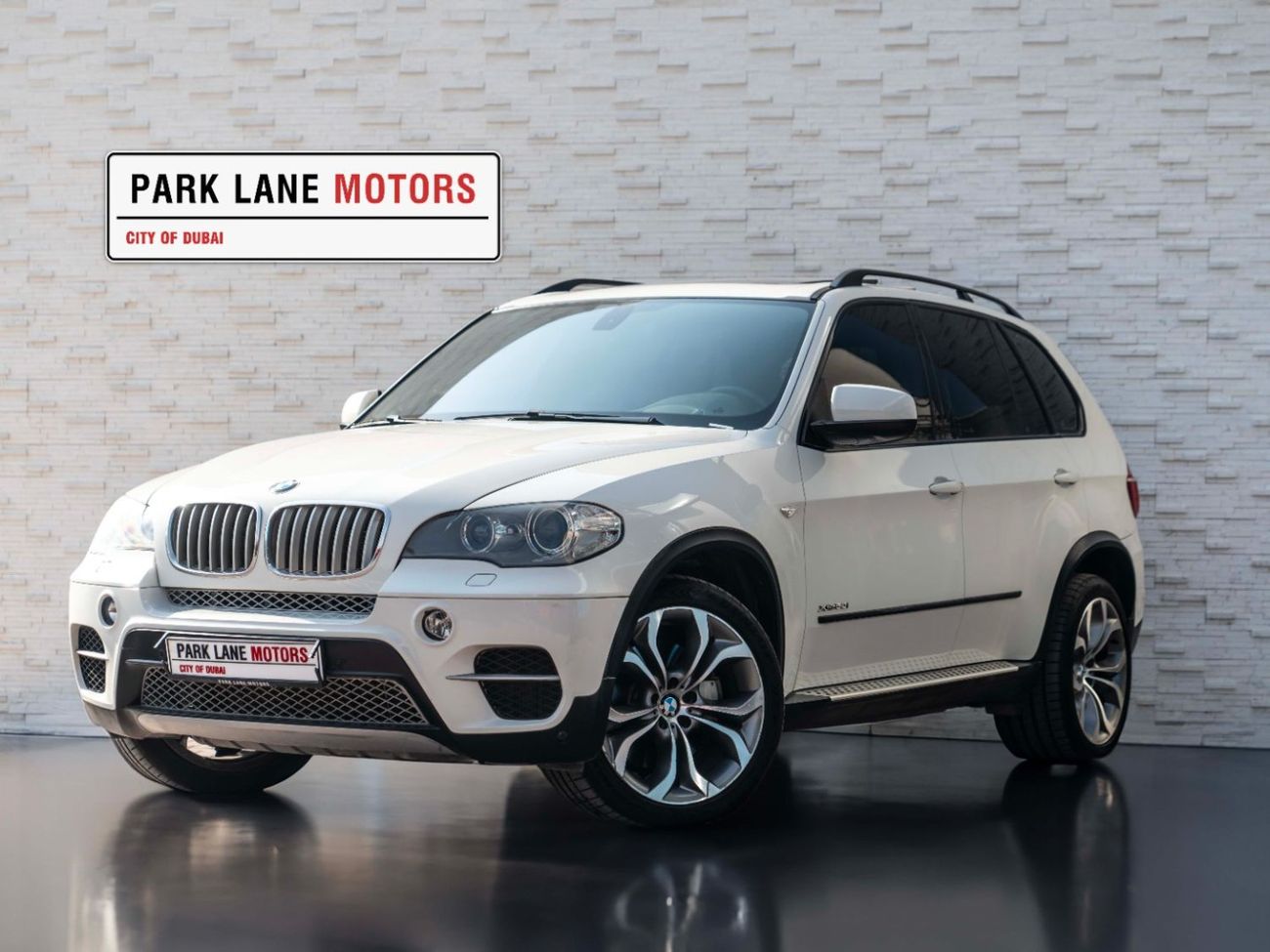 BMW X5 50i Luxury 4.4L (5 Seater)