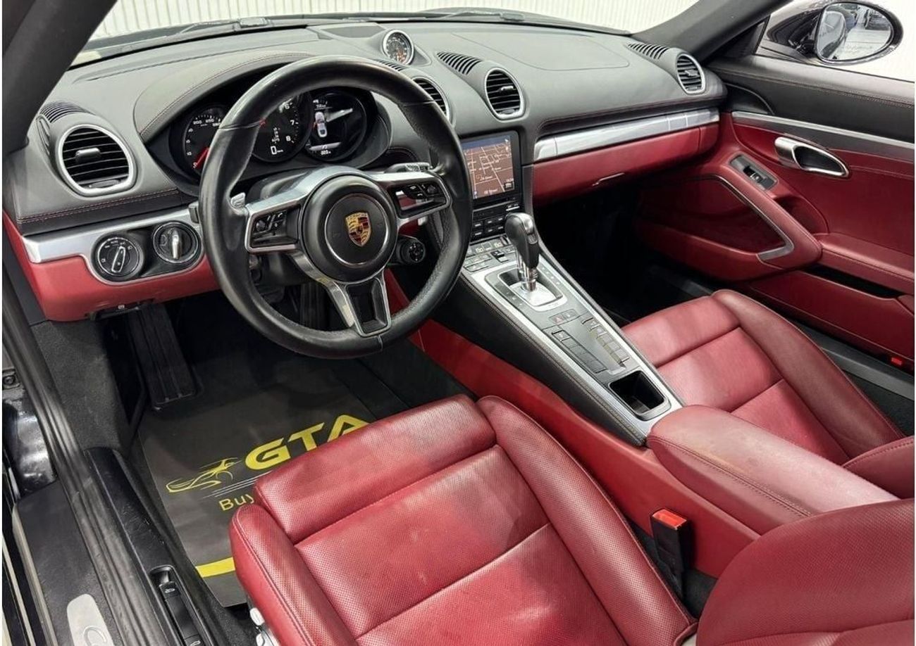 بورش كايمان 718 Std 2.0L A/T 2017 Porsche 718 Cayman, Full Service History, Sport Chrono Package, GCC