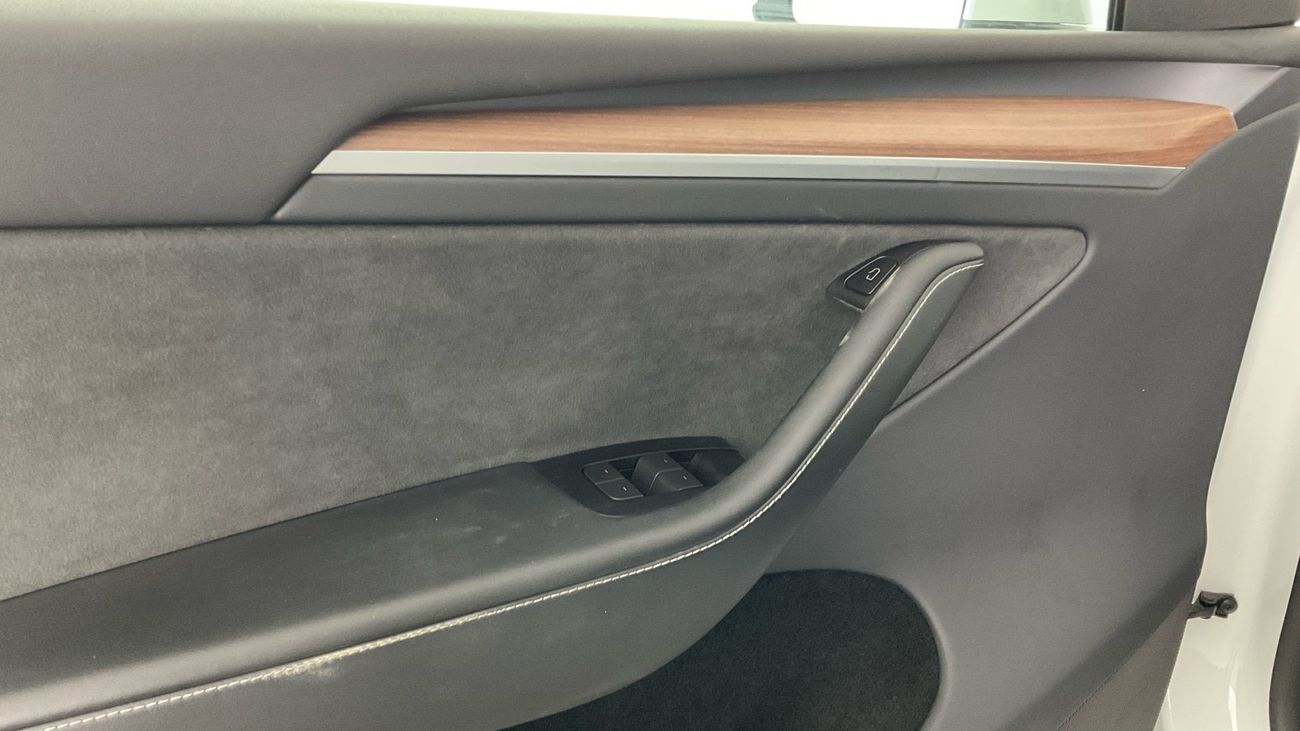 Tesla Model Y Performance (Dual Motor) | upto AED 20,000 Ramadan Discount | Guaranteed Warranty | 0 Down Payment