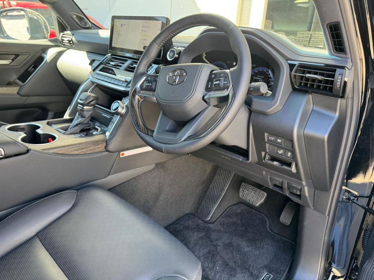 تويوتا لاند كروزر Sahara 3.3L Diesel Twin Turbo 7 Seater