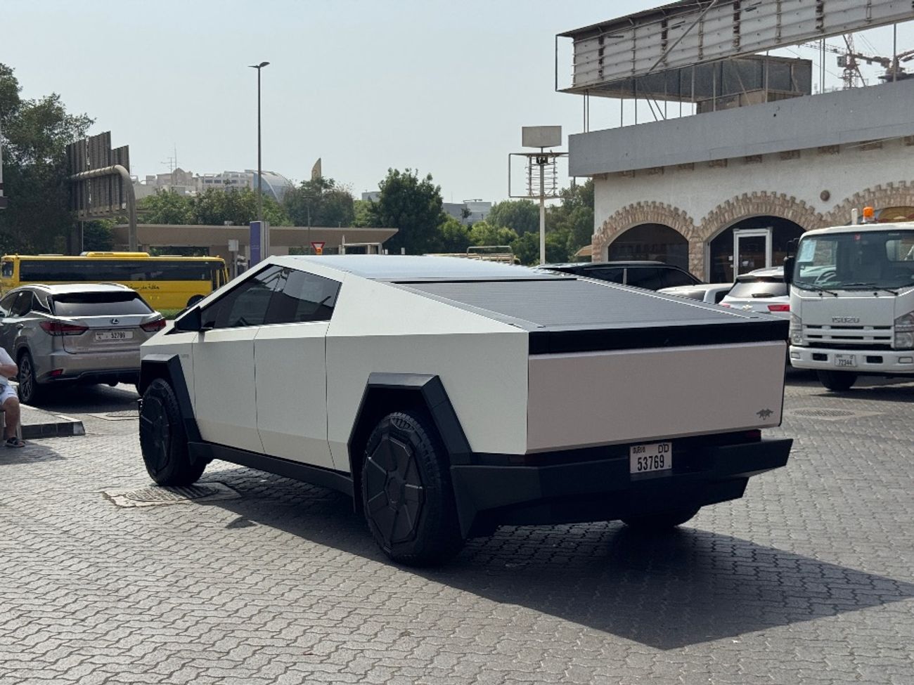 Tesla Cybertruck Cyberbeast