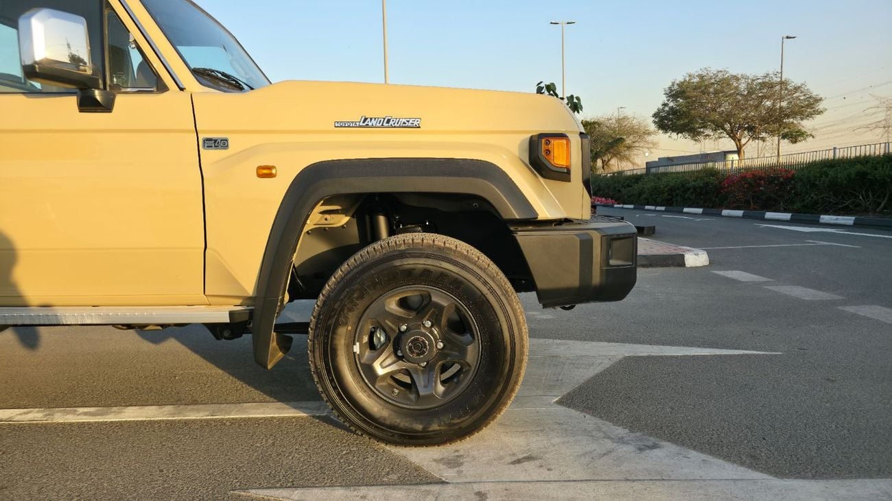 تويوتا لاند كروزر بيك آب Toyota LC79 LX - 4.0L - V6 - 4WD - 40th Anniversary Edition - 2025 - GCC (Export)