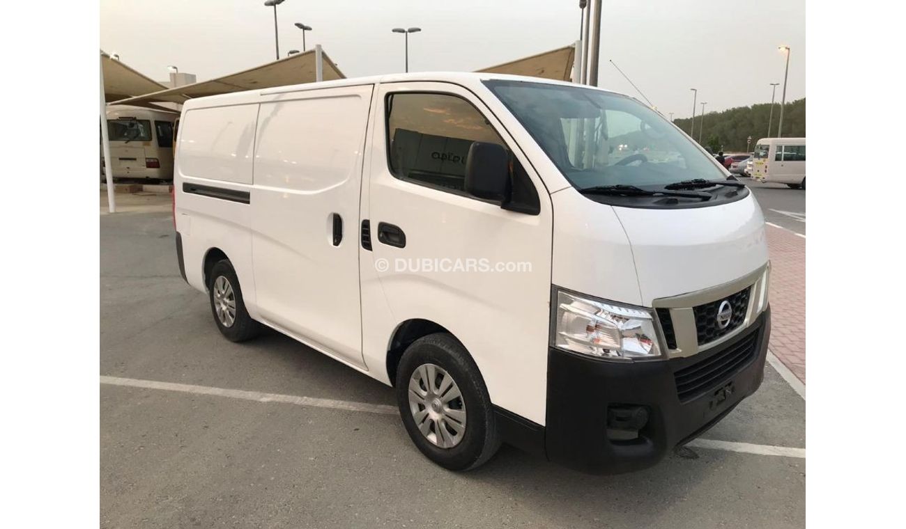 نيسان أورفان Nissan urvan 2014 gcc very ceken car
