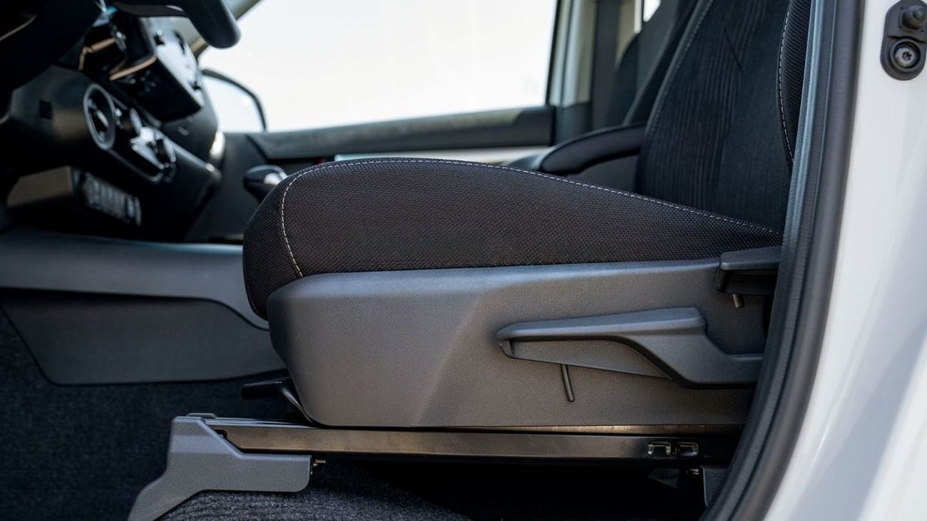 Toyota Hilux Toyota Hilux 2.4L Diesel AT Full Option 2025