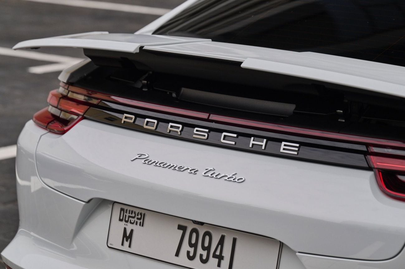 Porsche Panamera Turbo 4.0L AWD