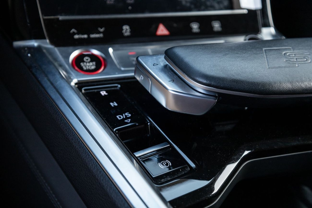 أودي اي ترون 55 Quattro