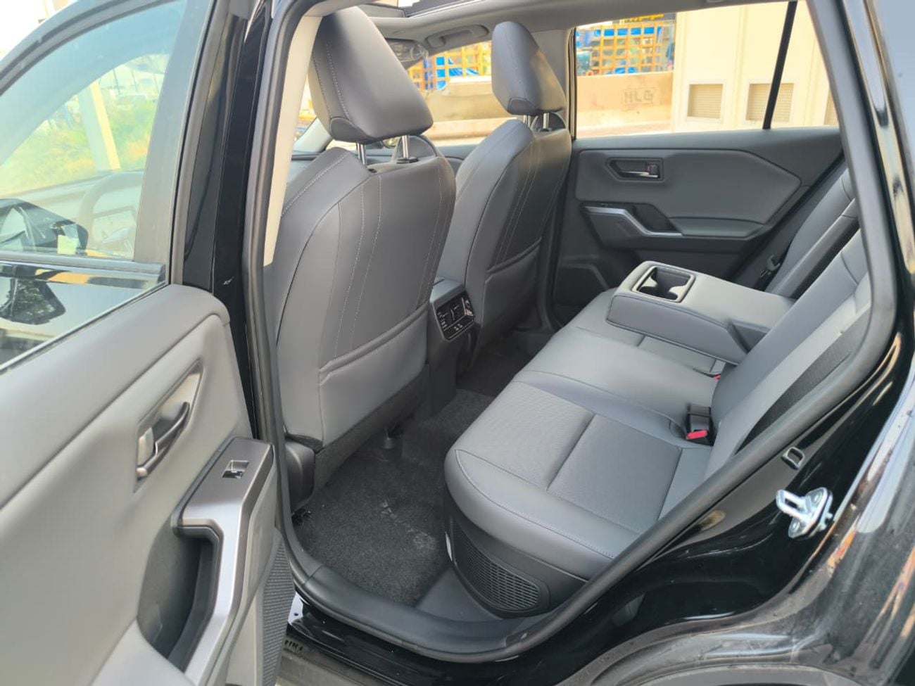 Toyota RAV4 2.5L Hybrid 4WD 2026 Deluxe Edition