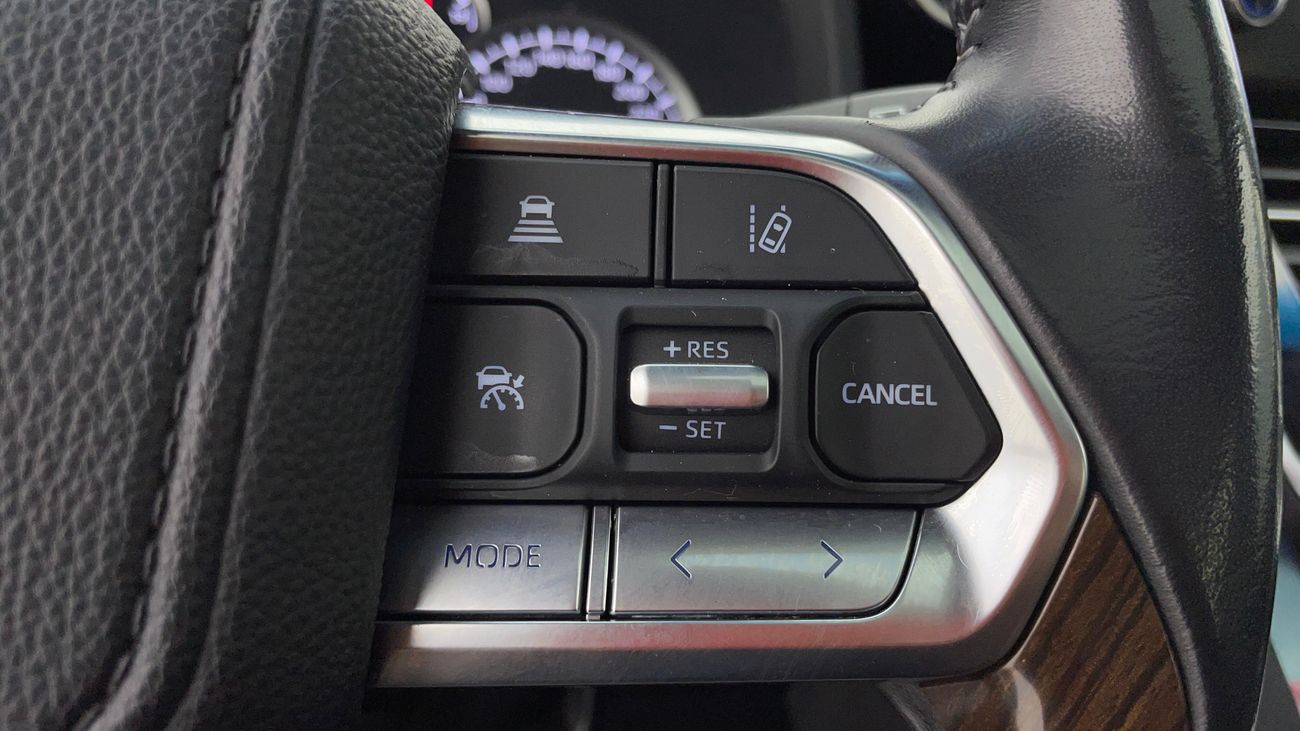 تويوتا لاند كروزر GXR 4 | بدون دفعة مقدمة | اختبار القيادة في المنزل