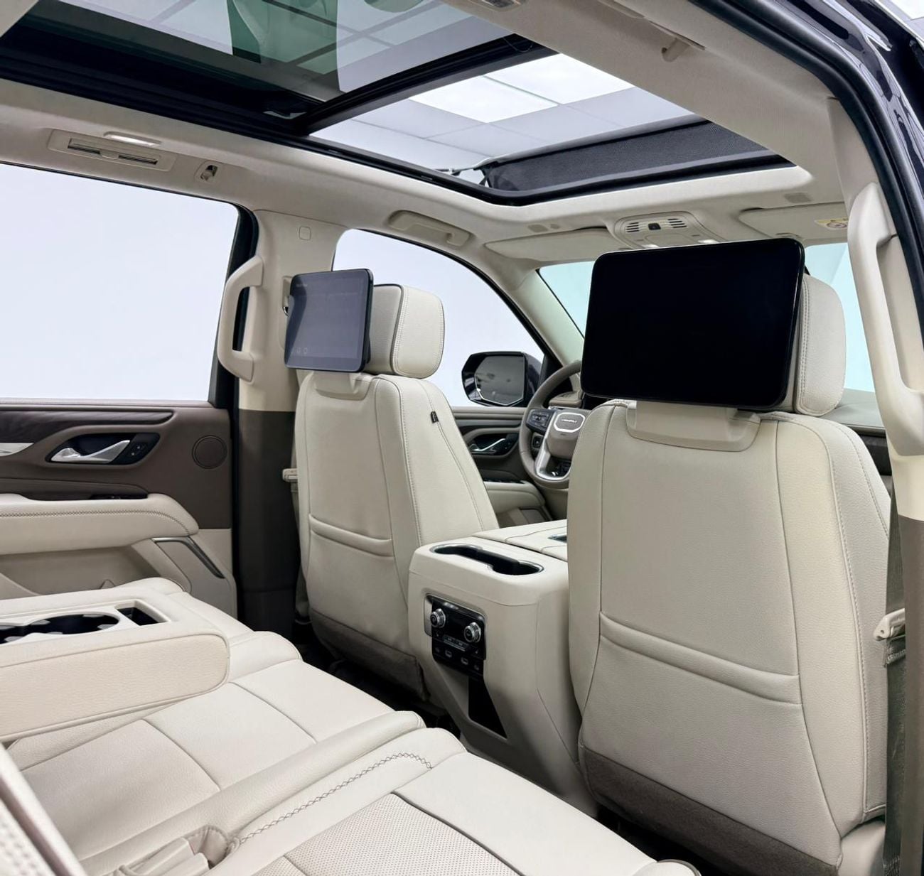 GMC Yukon 2024 GMC Yukon Denali, 2029 GMC Warranty + Service Pack, Full GMC Service History, Low Km, GCC