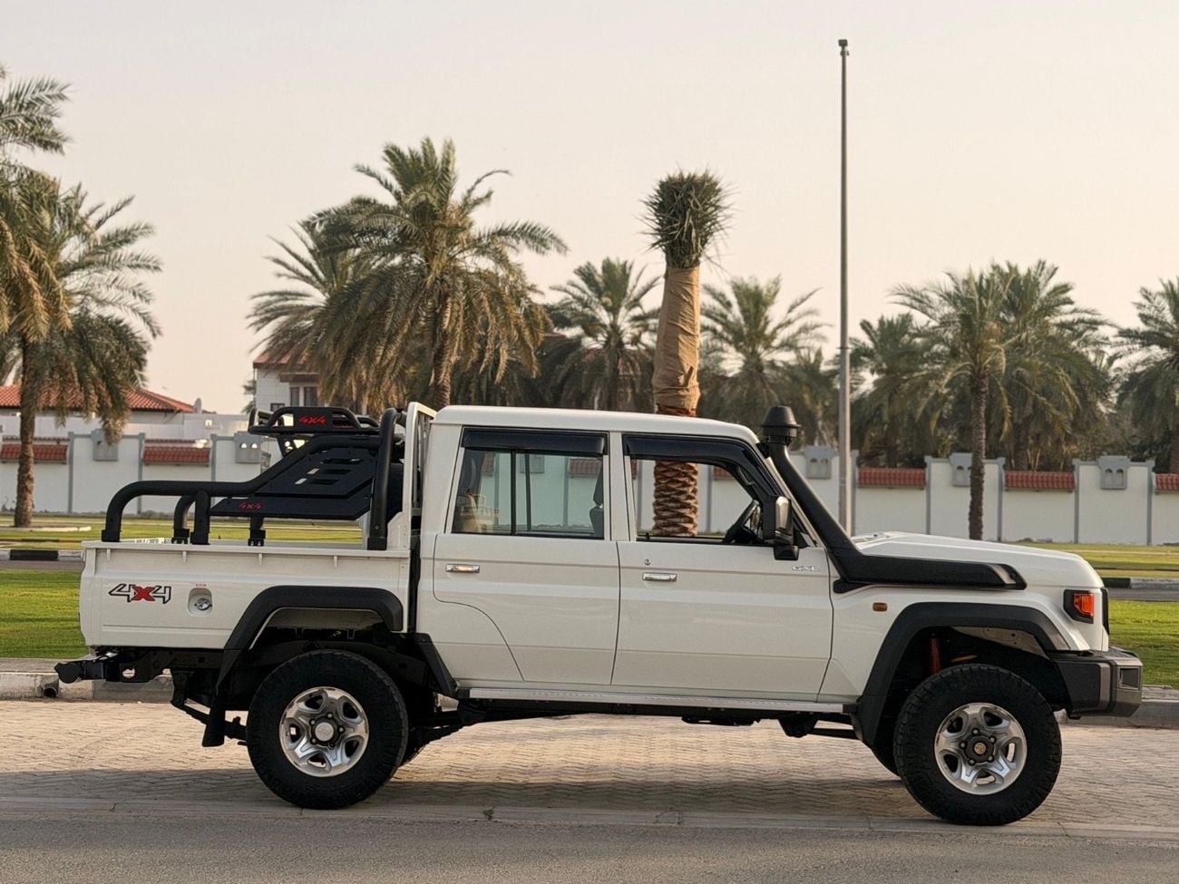 Toyota Land Cruiser GXL export from Australia
