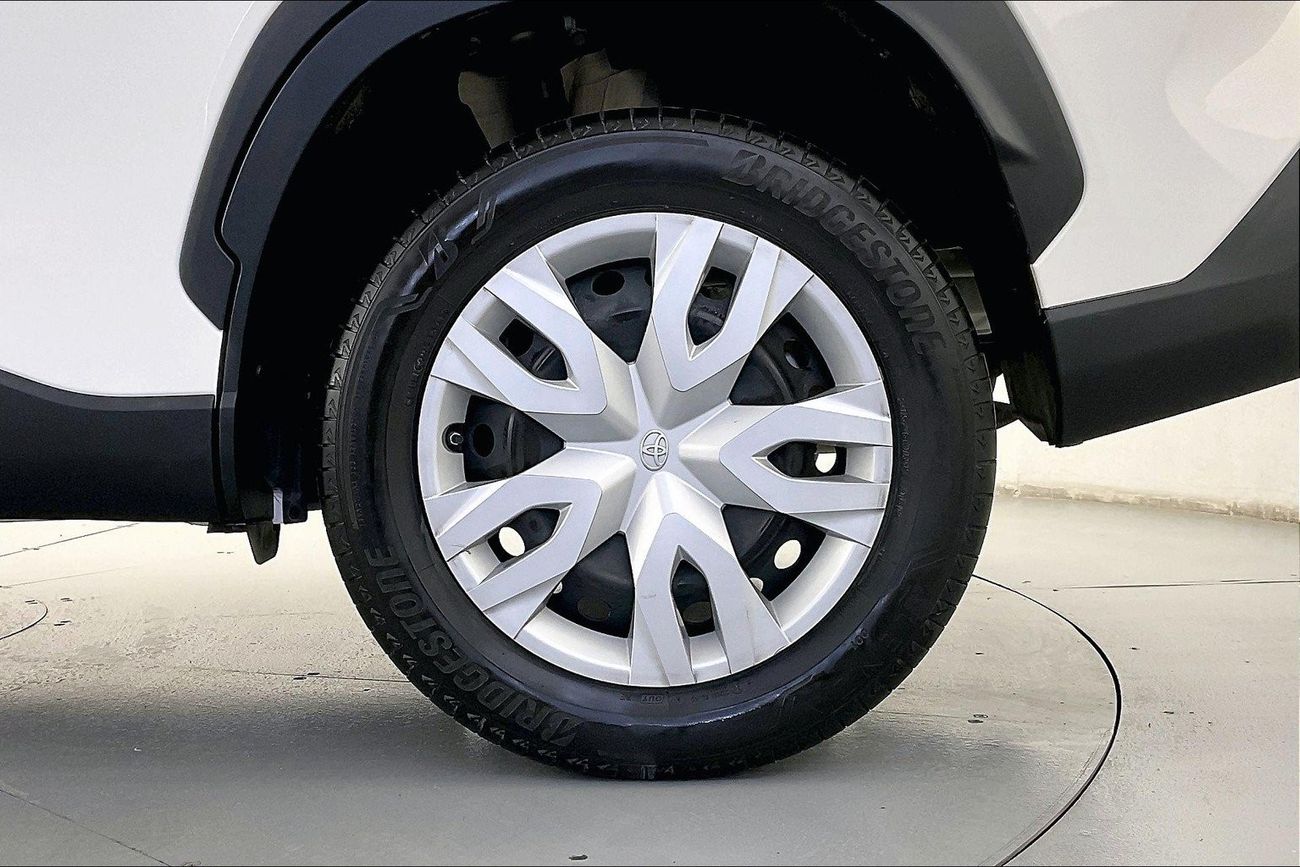 تويوتا كورولا كروس XL | عرض العيد الحصري | خالية من أضرار الفيضانات