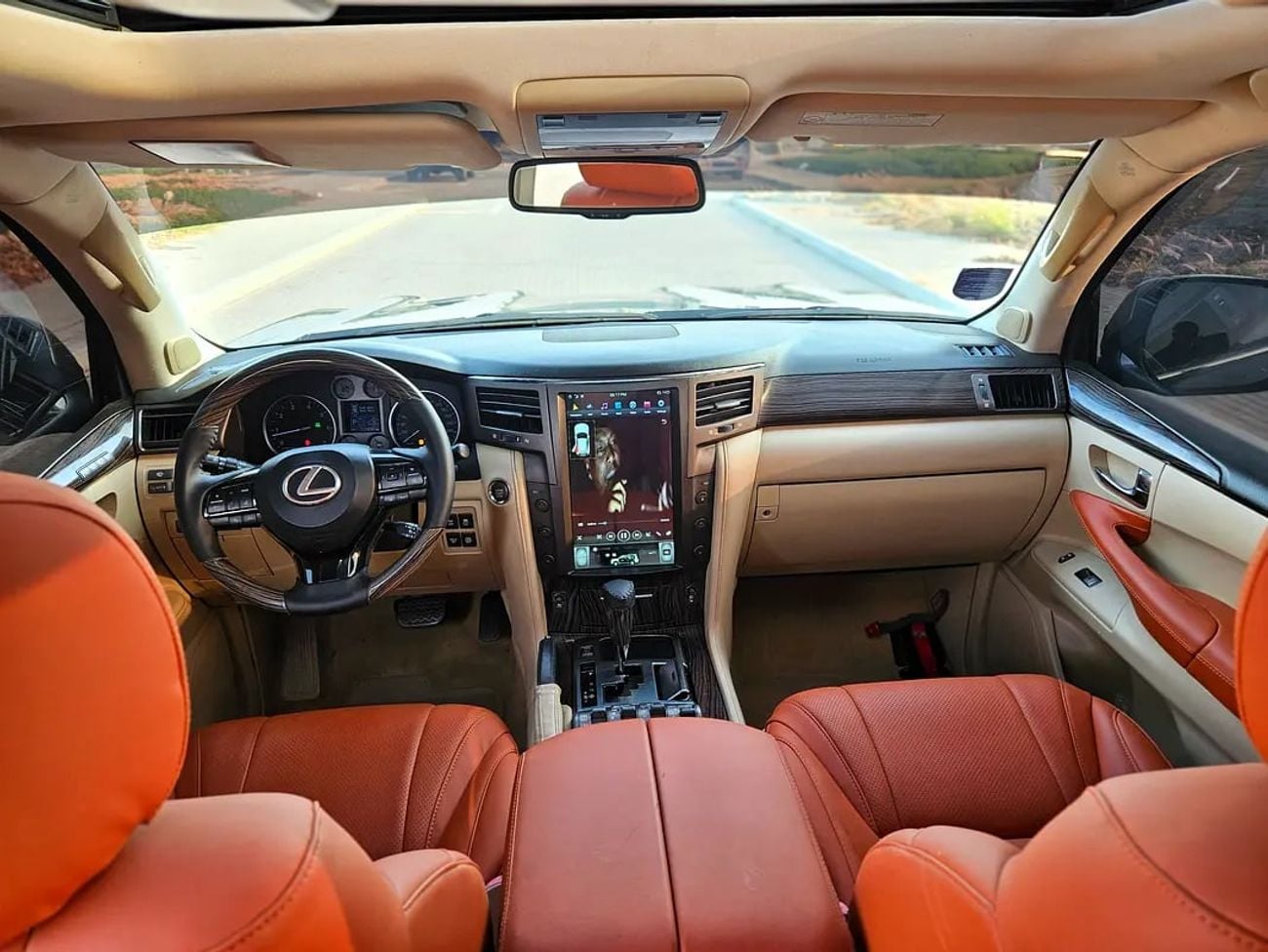 Lexus LX570 LX 570 Luxury | GCC Specs | Facelifted to Premium Condition Luxury SUV