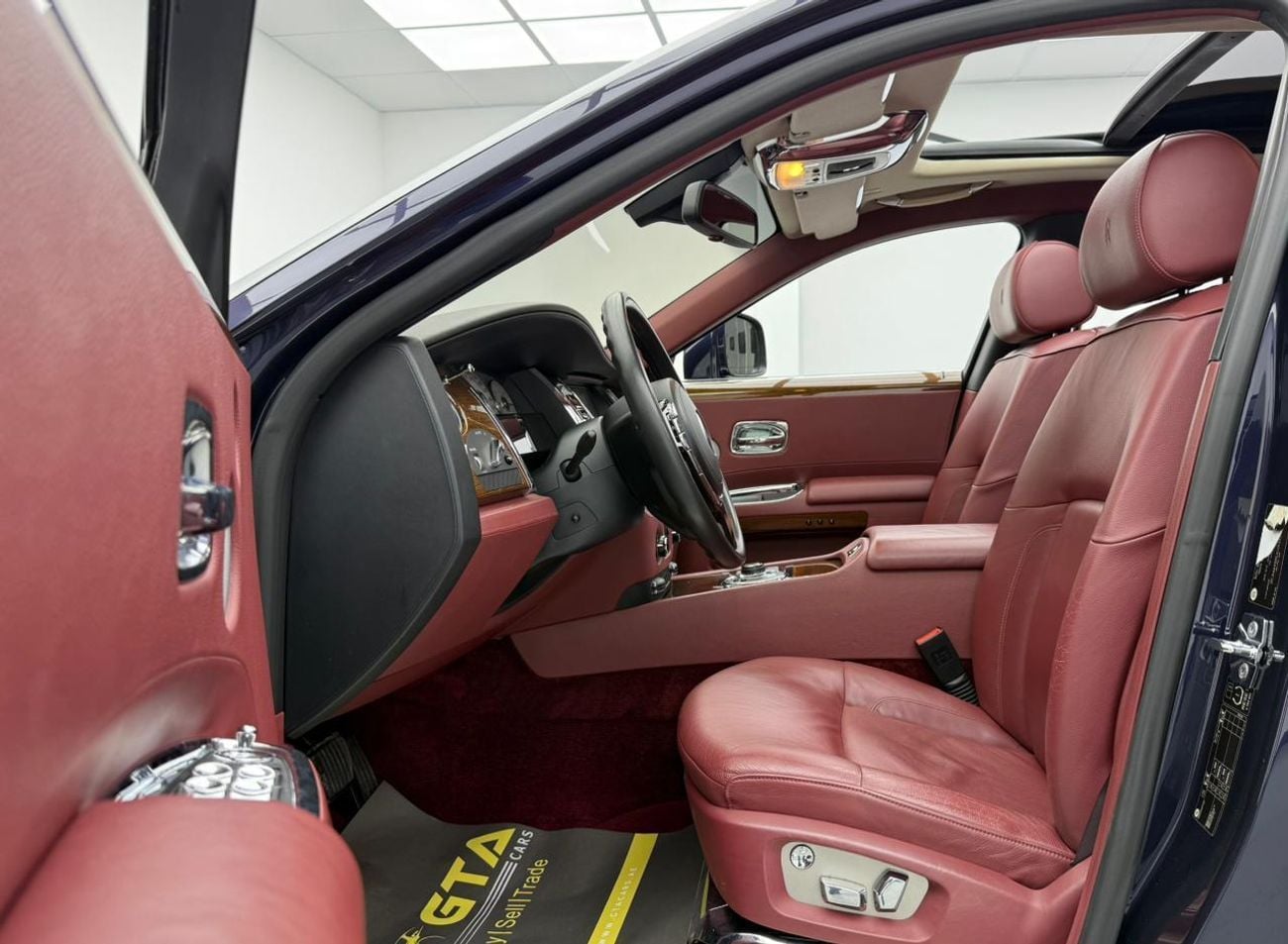 Rolls Royce Ghost 2010 Rolls-Royce Ghost ,Service History ,Excellent Condition ,GCC Spec