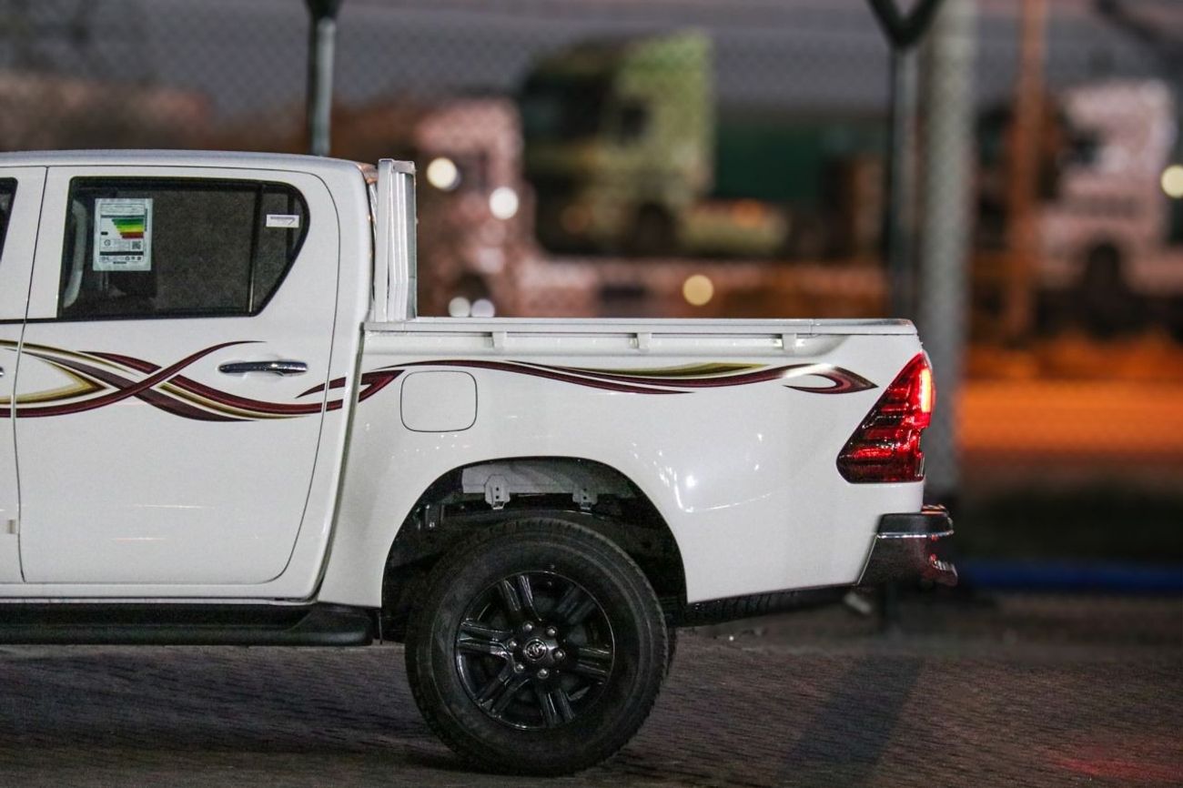 Toyota Hilux TOYOTA HILUX 2.7 AT MID OPTION WHITE 2024