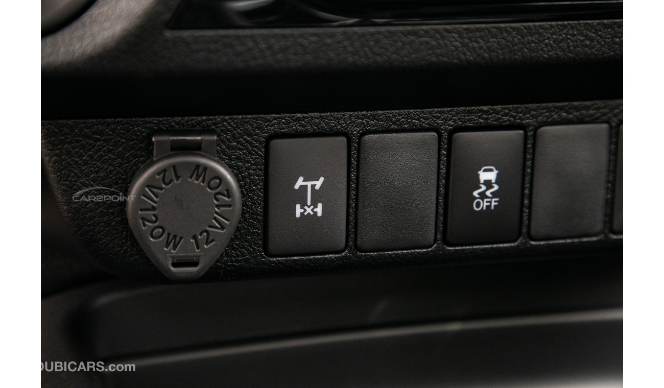 تويوتا هيلوكس TRD 4.0L V6 4x4 Petrol A/T with Push Button Start , Auto A/C ,Diff Lock and Rear A/C