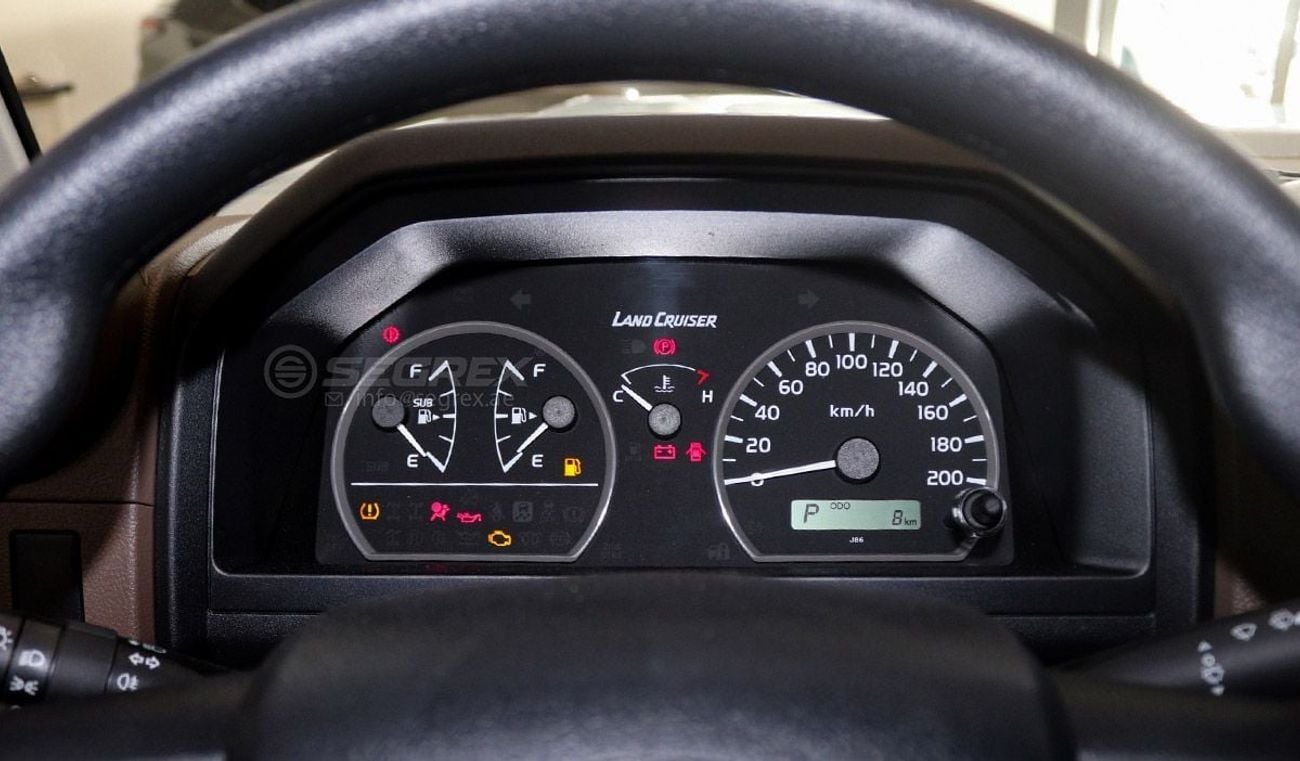 تويوتا لاند كروزر بيك آب 2025 Model Toyota Land Cruiser Pick Up LC79 SC, 4.0L Petrol 4WD 6A/T