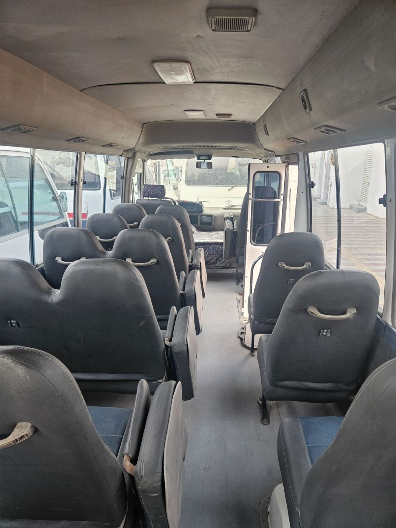 Toyota Coaster 1HZ / school bus