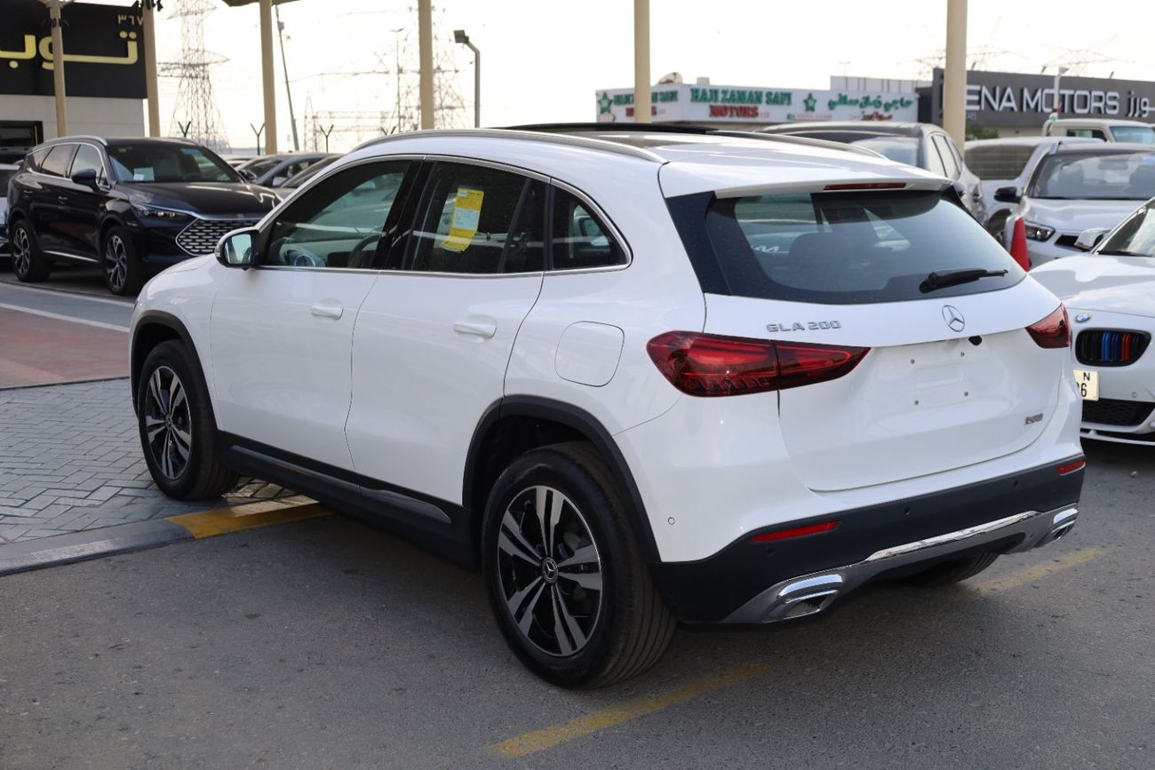 Mercedes-Benz GLA 200 MERCEDES BENZ GLA200 1.3L TURBO FULL OPTION MODEL 2025