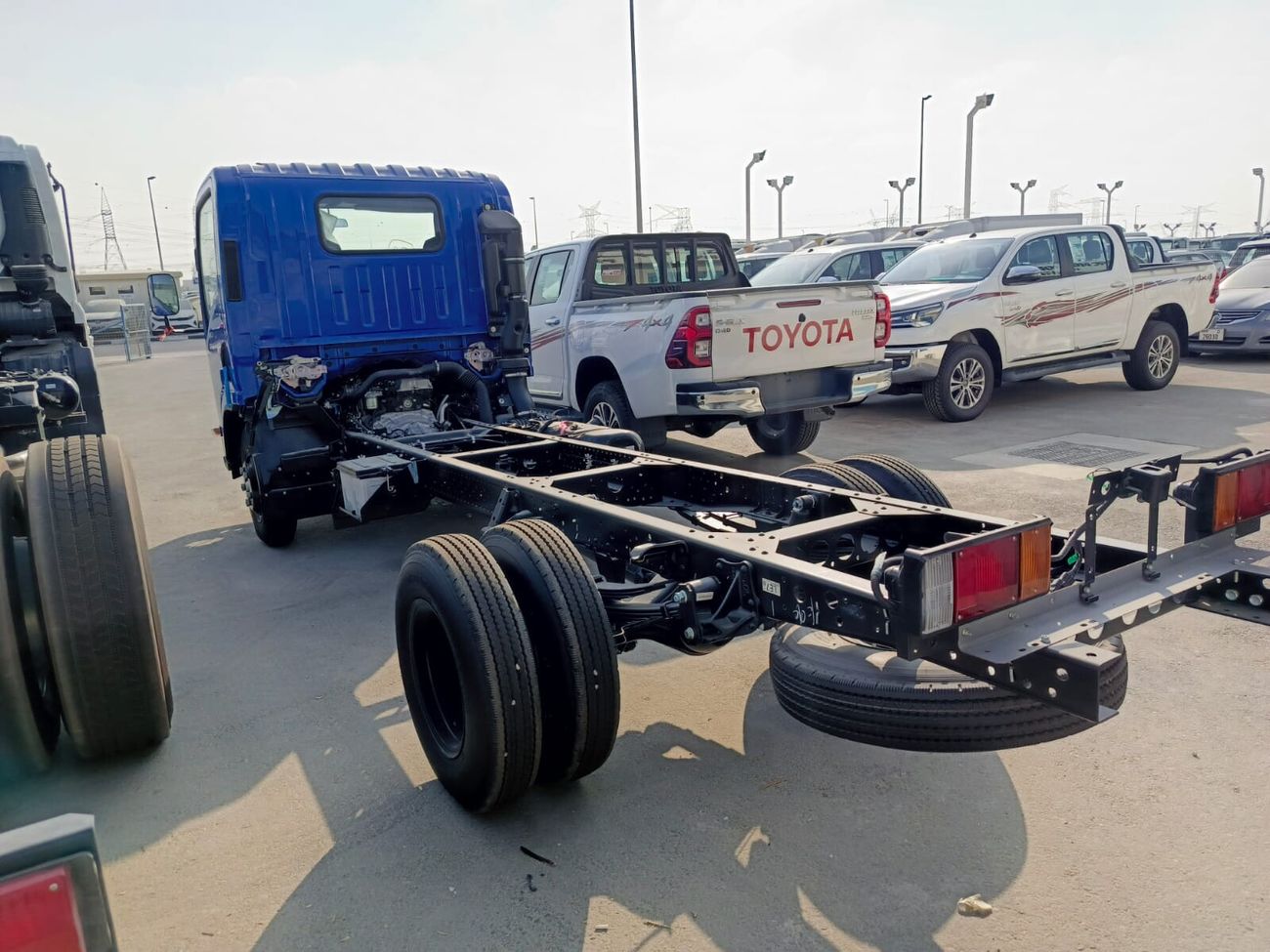 Isuzu NMR Isuzu NMR Chassis 71H 4.6L, 4x2