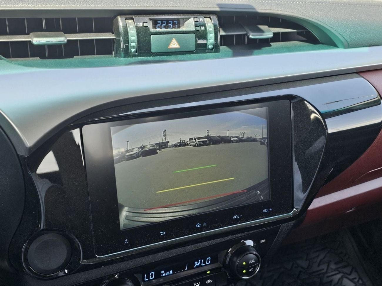 Toyota Hilux 2025 MODEL TOYOTA HILUX DOUBLE CAB PICKUP GLX 2.7L PETROL 4WD AUTOMAT