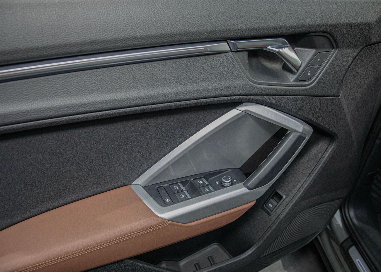 أودي Q3 Sportback 40 TFSI S Line 2.0L 4WD