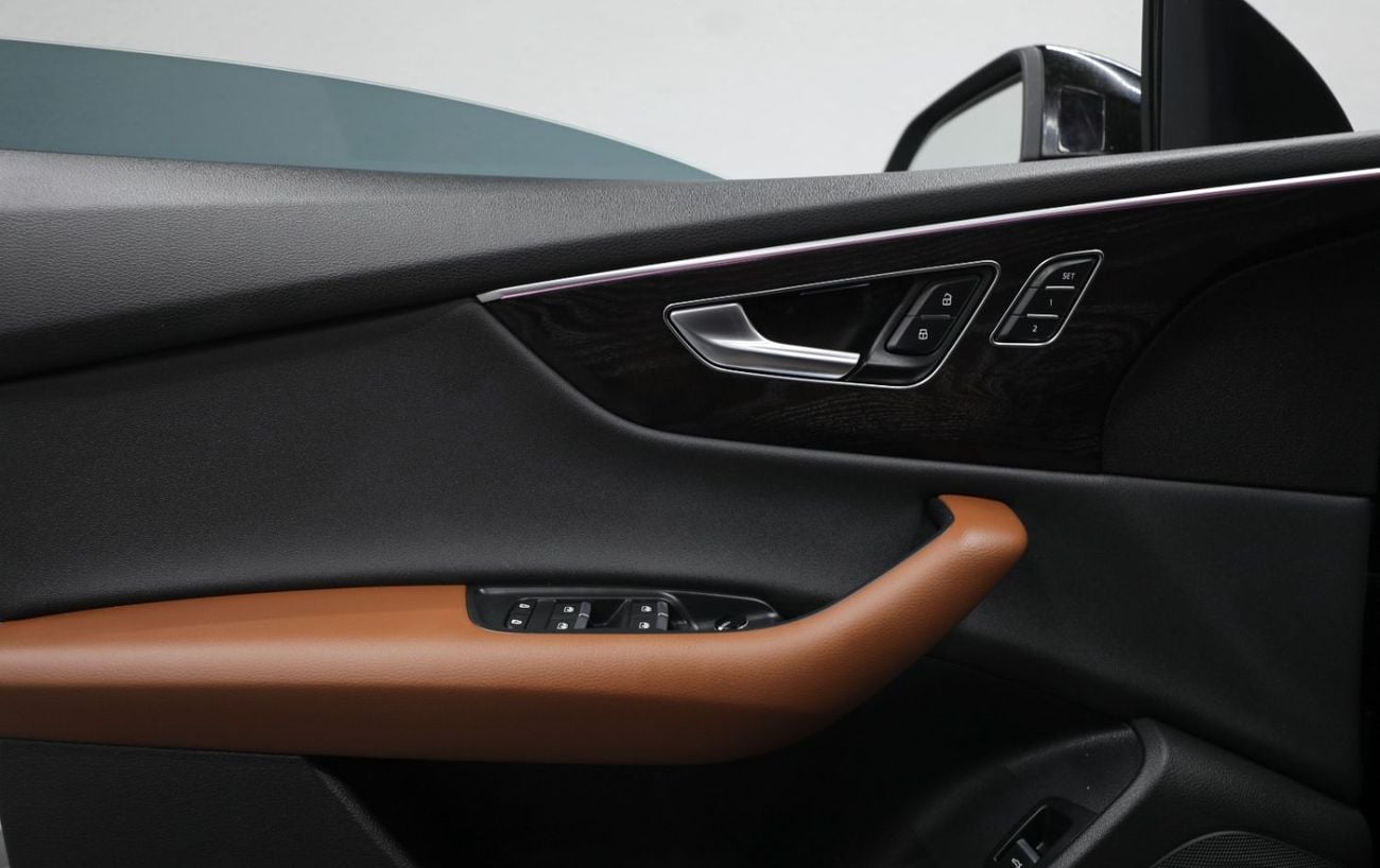 أودي Q8 55 TFSI quattro 3.0L SUV GCC | Audi Q8 55 TFSI quattro | 3,250 AED monthly | Free Registration | 3 Y