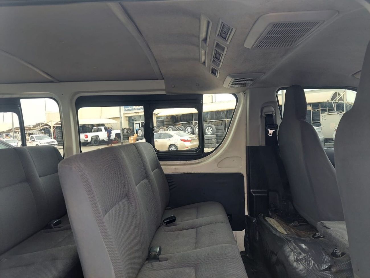 Toyota Hiace 2.7L PETROL 15 SEATER MANUAL TRANSMISSION