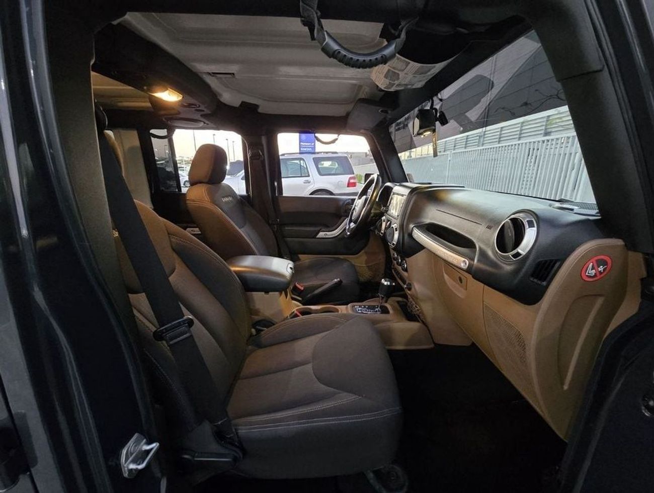 Jeep Wrangler Sahara 3.6L A/T JEEP WRANGLER SAHARA 2016 GCC PERFECT CONDITION