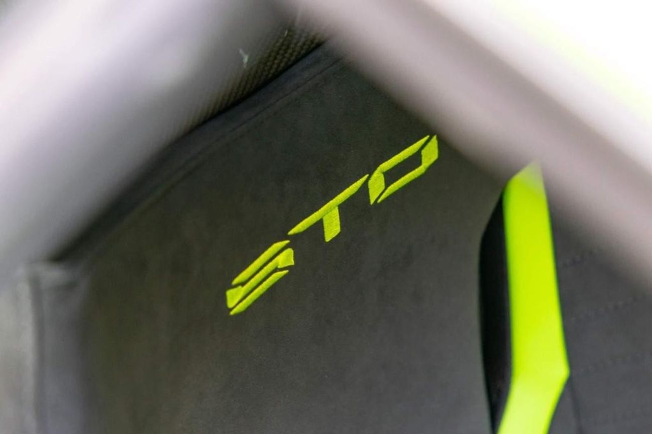 Lamborghini Huracan Lamborghini Huracan STO RIGHT HAND DRIVE