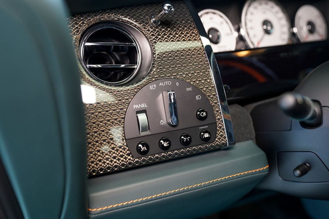 Rolls-Royce Wraith BLACK BADGE