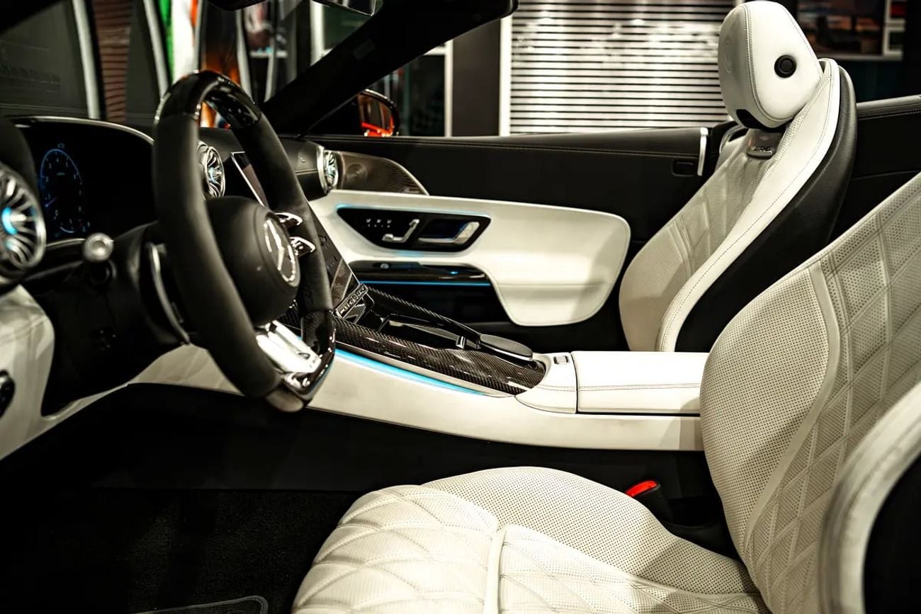 مرسيدس بنز SL 55 AMG SL 55 AMG 4Matic Plus - GCC Specs