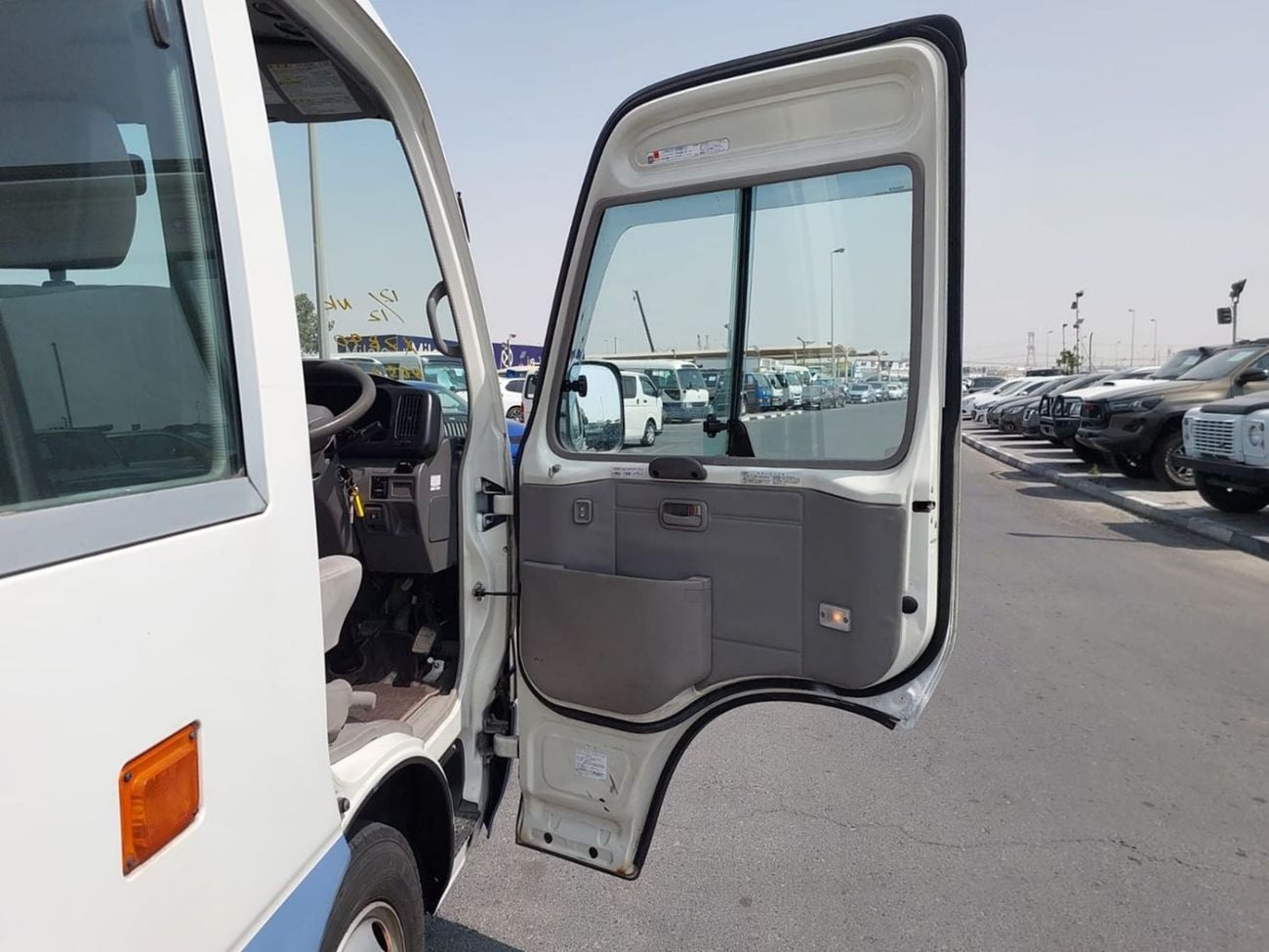 تويوتا كوستر (RAMADAN OFFER) TOYOTA COASTER BUS RHD 2011 MODEL 4.0 L DIESEL AUTOMATIC(PM53682)