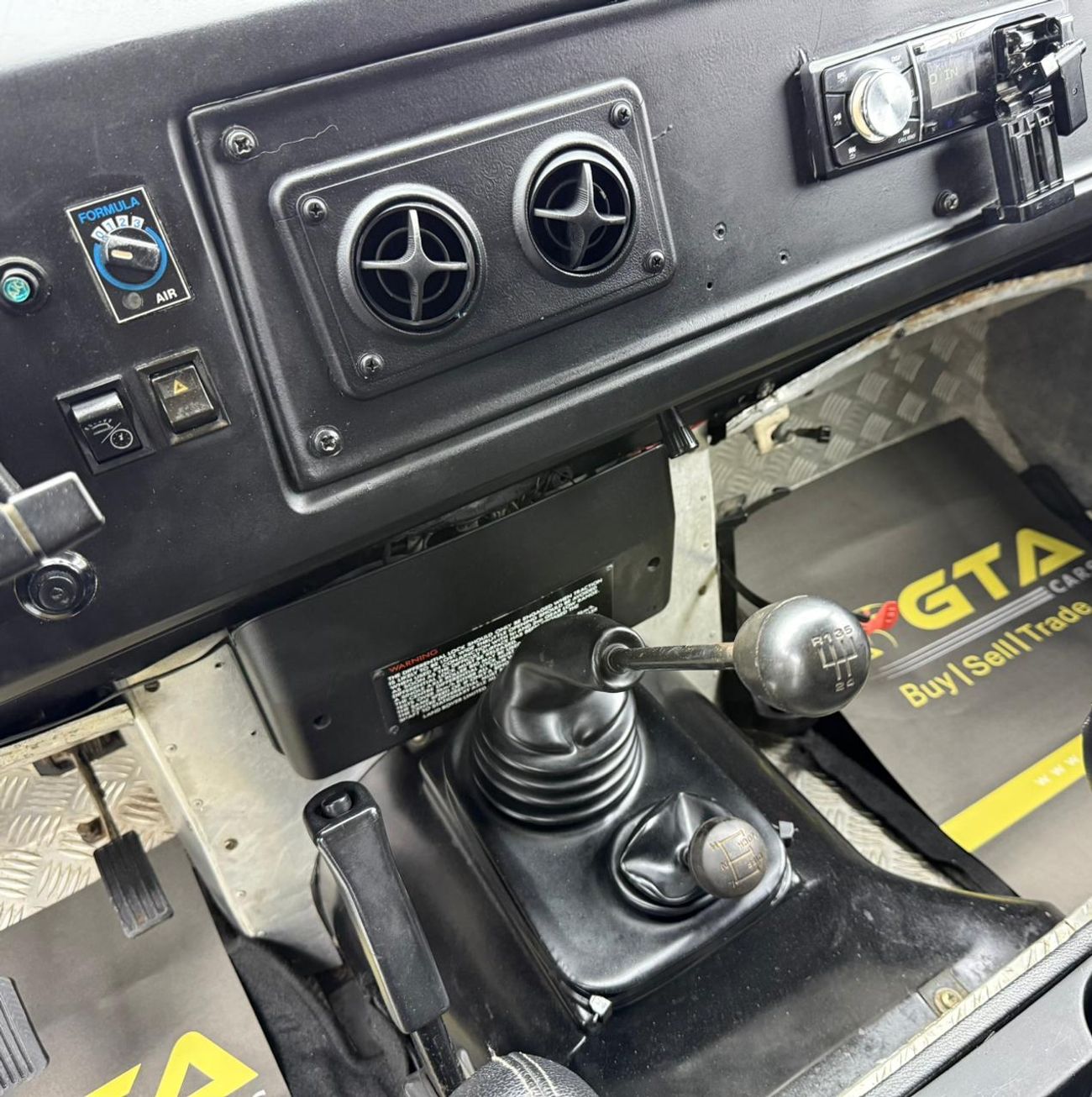 لاند روفر ديفندر 1988 Land Rover Defender ,Excellent Condition ,GCC