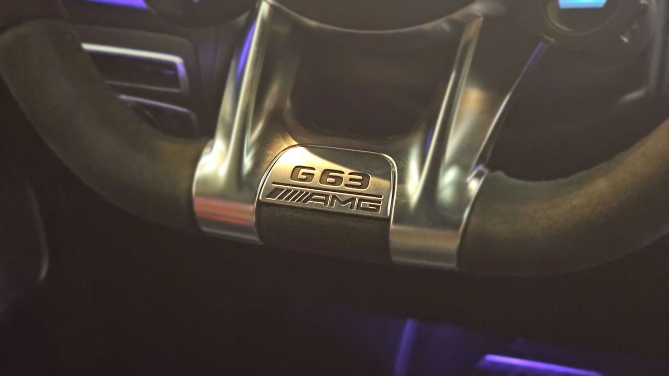 مرسيدس بنز G 63 AMG STD نسخة الجراند اسود مطفي داخلية كاربون فايبر