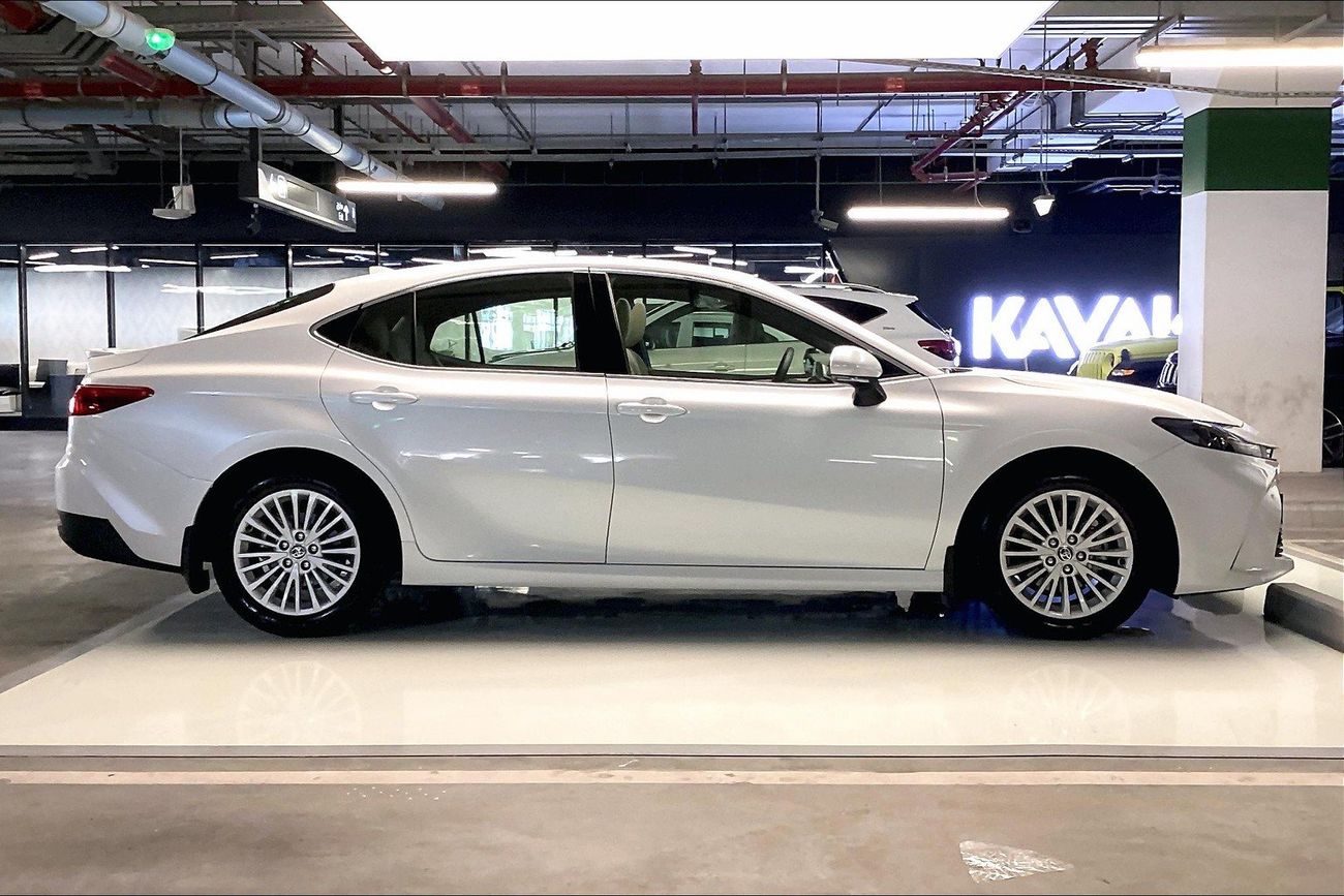 تويوتا كامري XLE | شامل الضمان | 0 ﺪﻔﻋﺓ ﺃﻮﻟﻯ